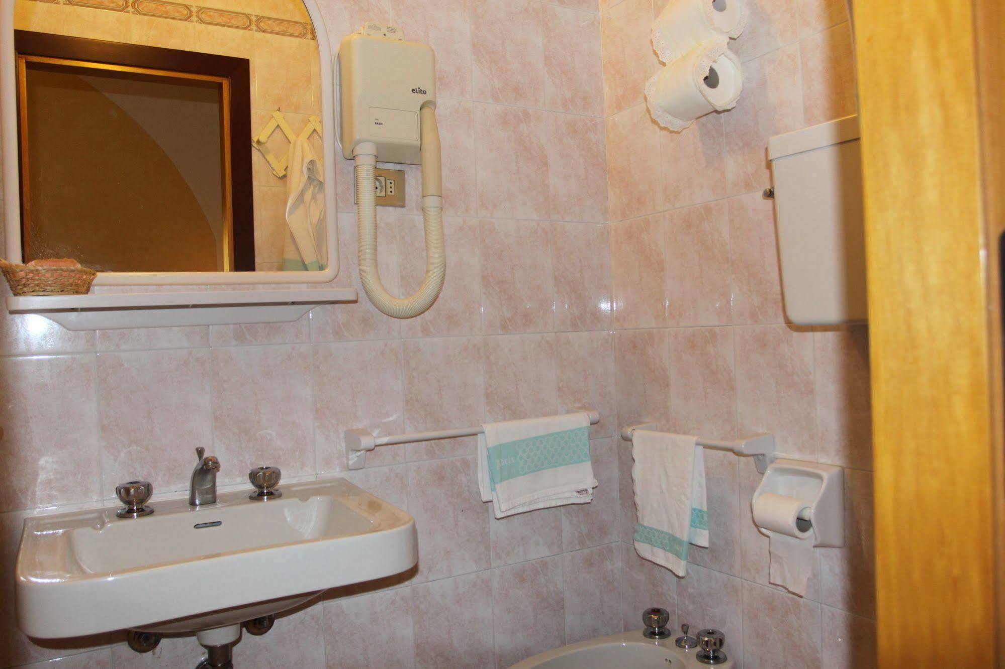 Hotel Adele Bellaria-Igea Marina Extérieur photo