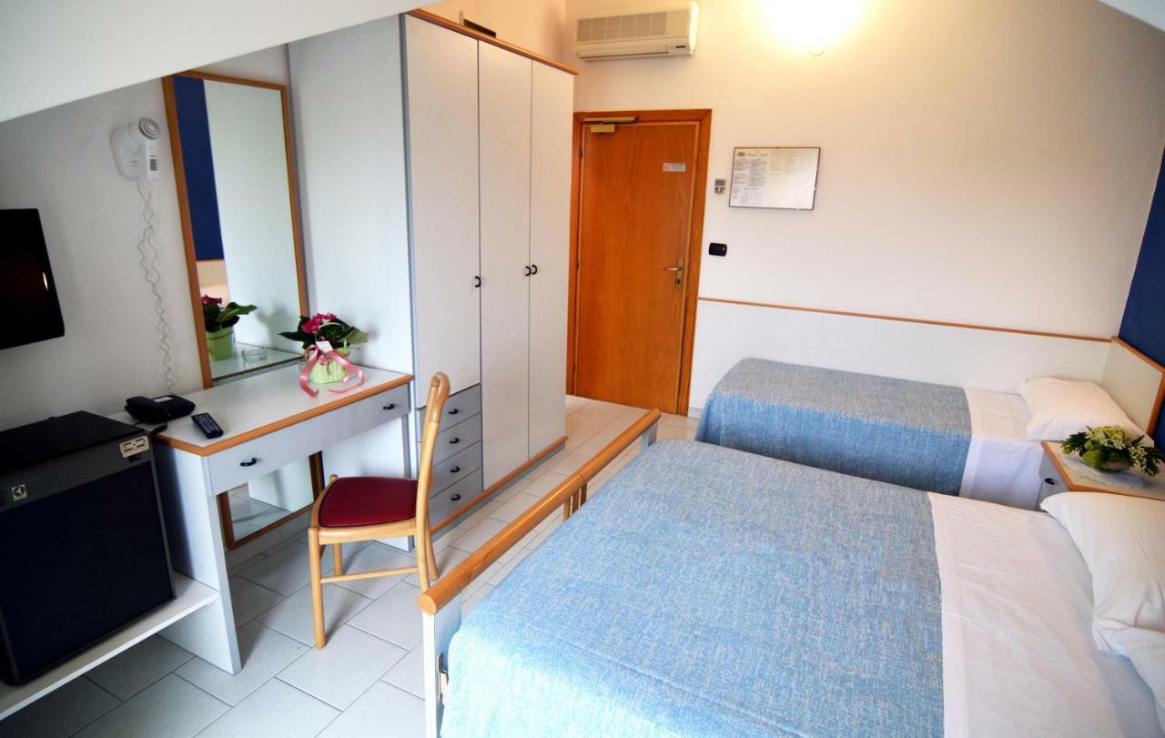 Hotel Adele Bellaria-Igea Marina Extérieur photo