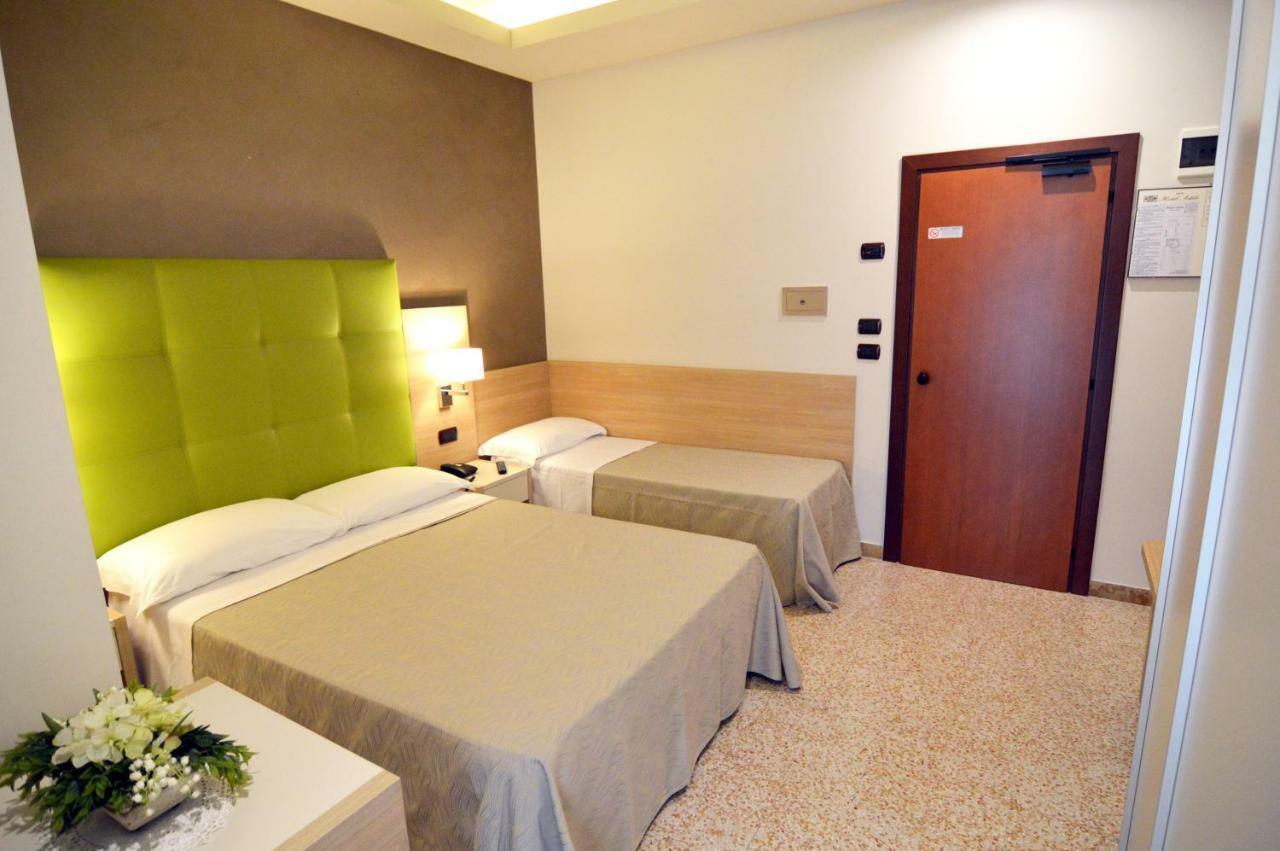 Hotel Adele Bellaria-Igea Marina Extérieur photo